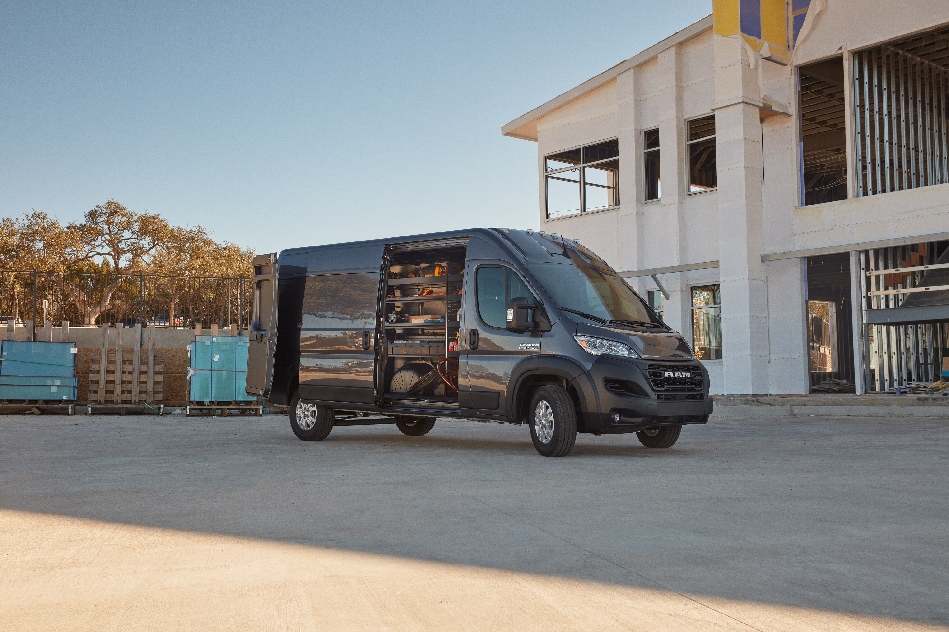 2025-RAM-ProMaster-2500-HighRoof-Van-L01.jpg